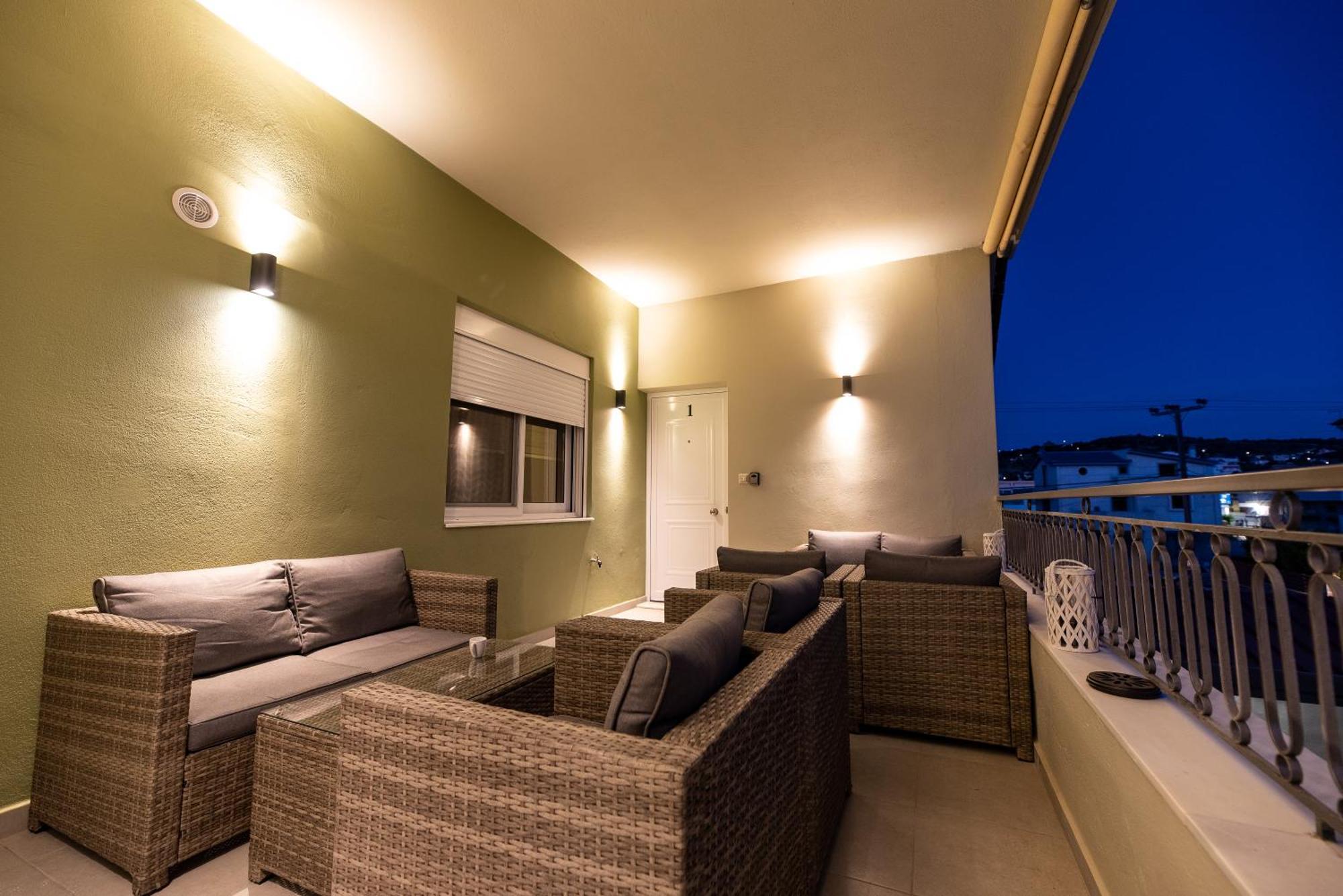 Demi'S Apartments Near Athen'S Airport Ártemida Kültér fotó
