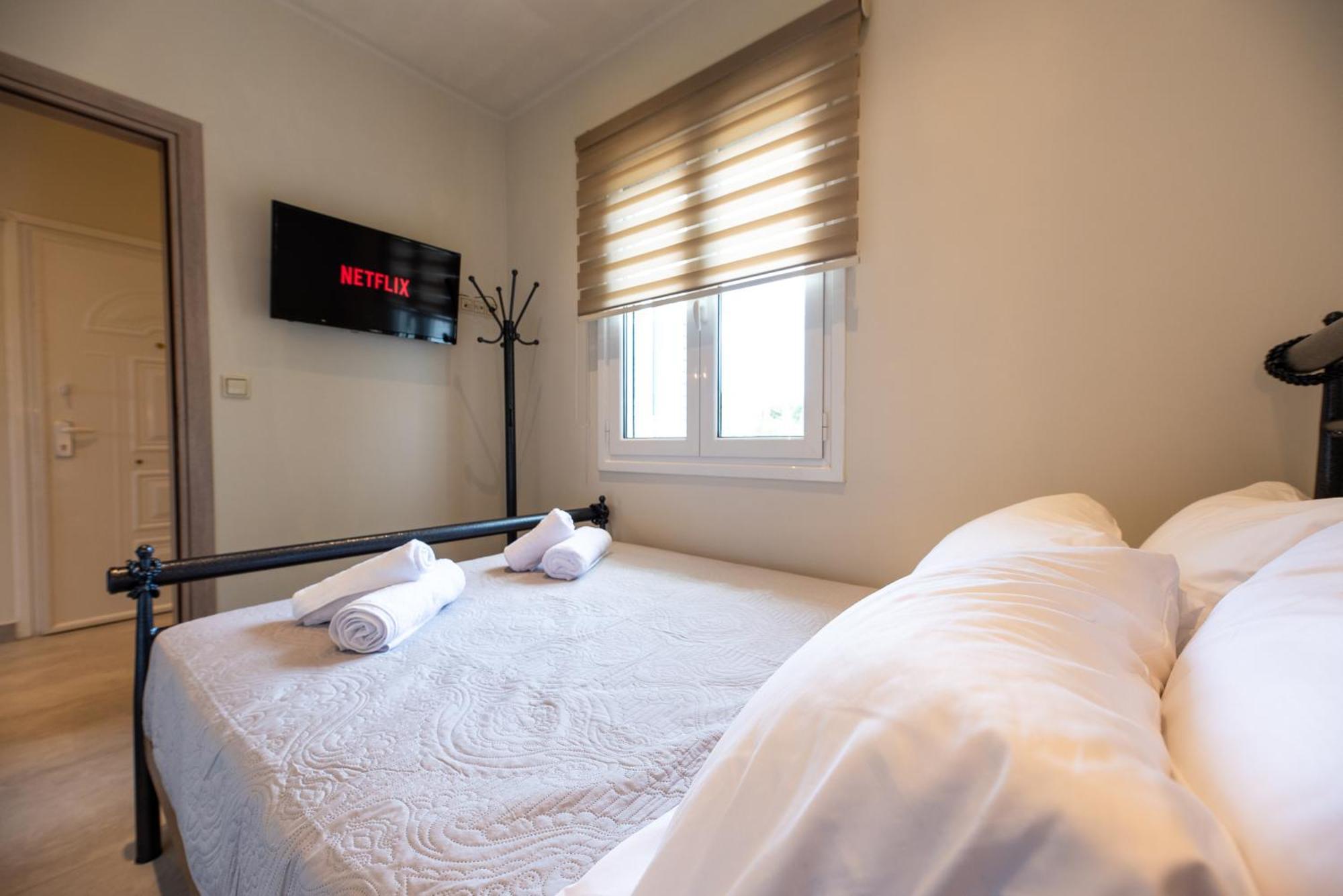 Demi'S Apartments Near Athen'S Airport Ártemida Kültér fotó