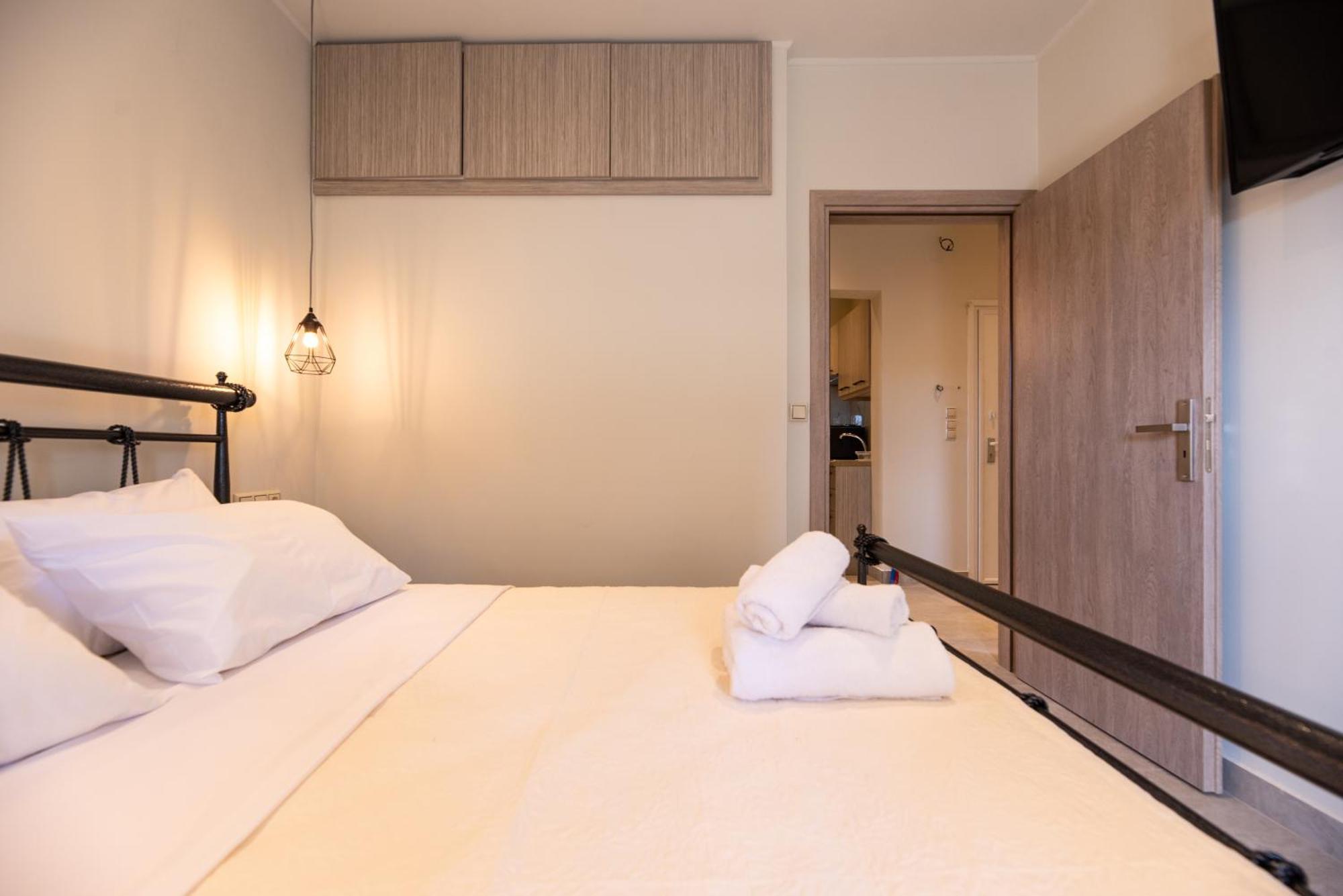 Demi'S Apartments Near Athen'S Airport Ártemida Kültér fotó