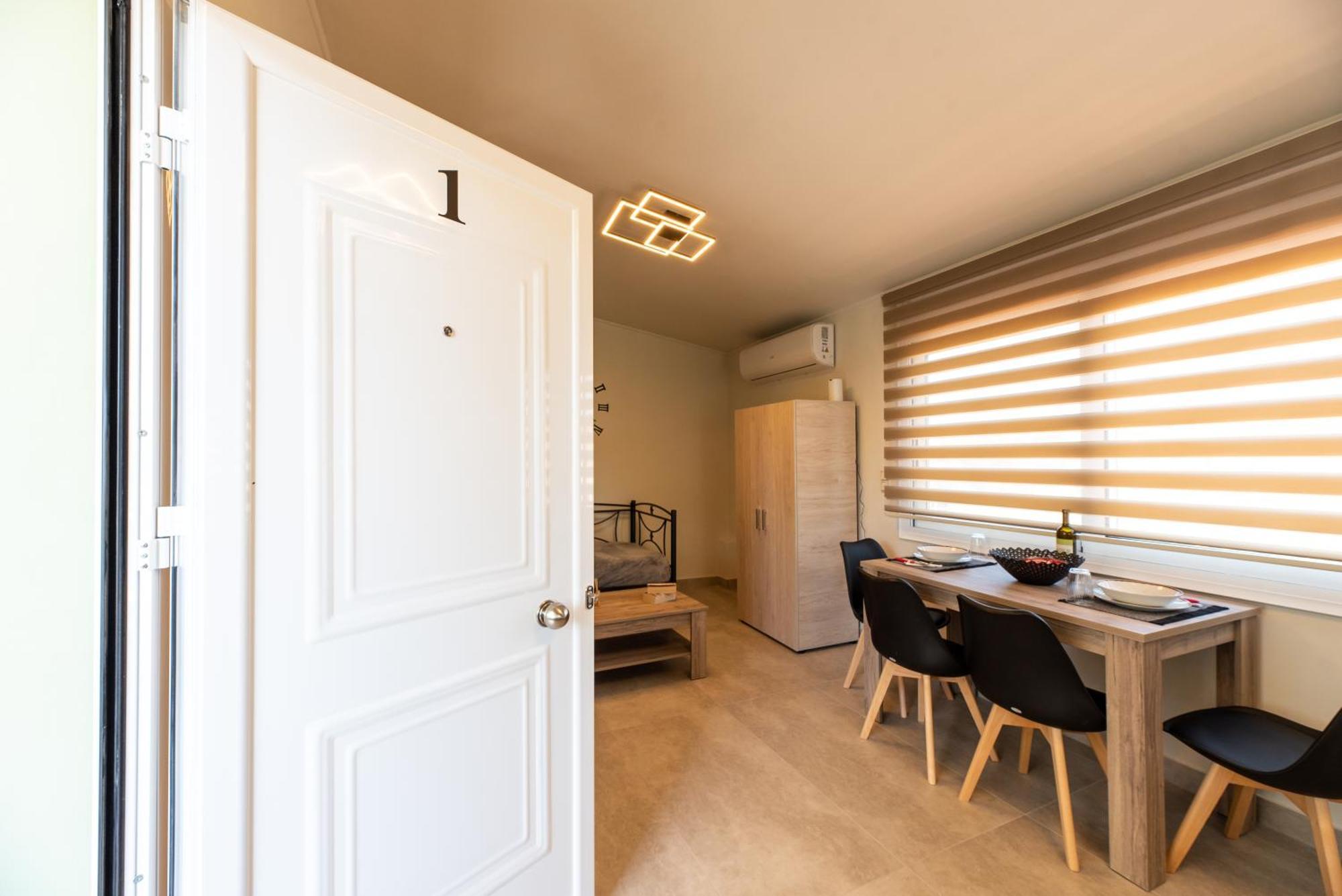 Demi'S Apartments Near Athen'S Airport Ártemida Kültér fotó