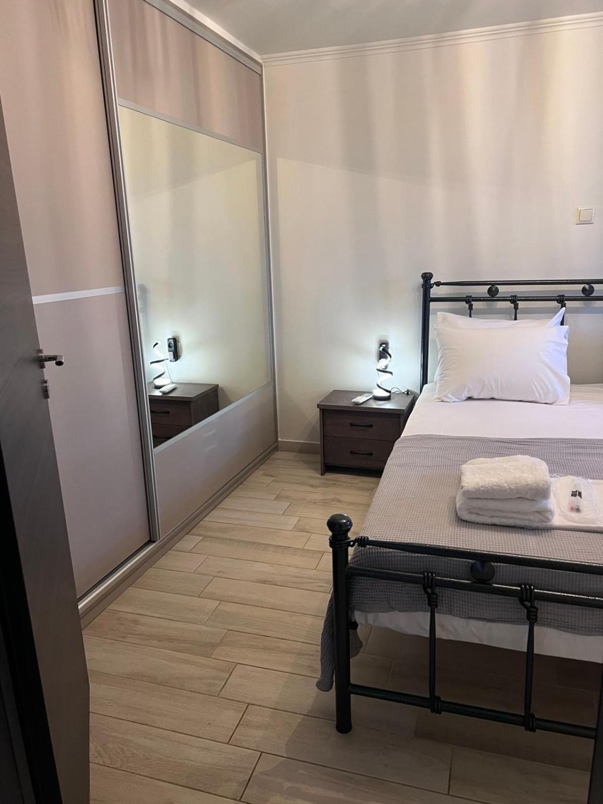 Demi'S Apartments Near Athen'S Airport Ártemida Kültér fotó